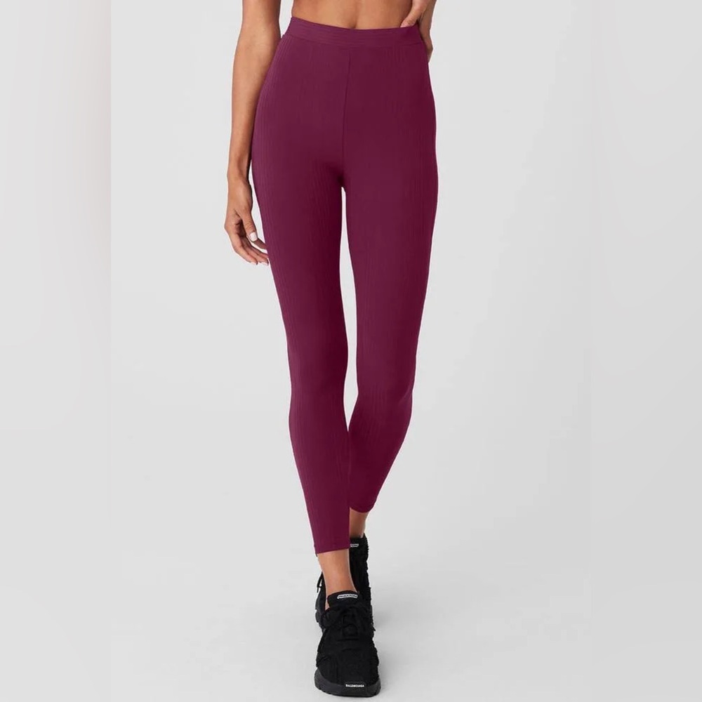 Alo Yoga High-Waist 7/8 Run It Back Legging size small wild berry